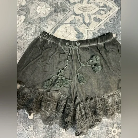 POL Charcoal Gray Elastic Shorts with Lace Trim and Tassel Detail - Picture 4 of 9